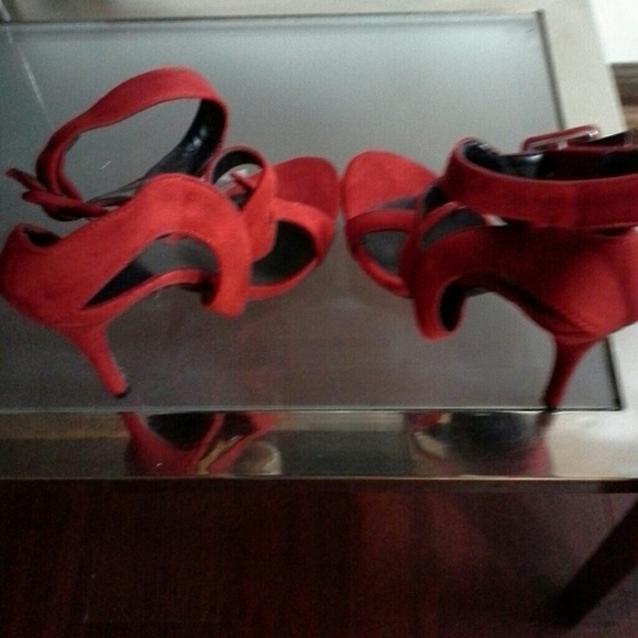 Shoes - Picture 1 of 3